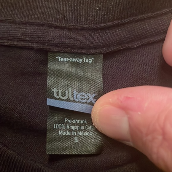 BNWOT fender paramount tshirt - Picture 3 of 6